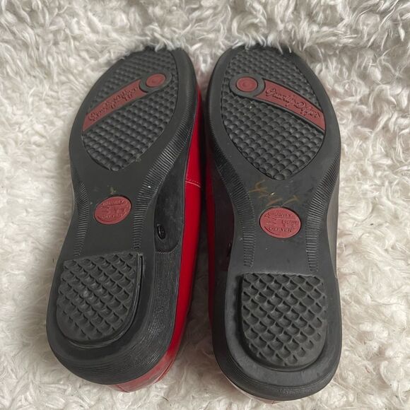 Gravity Defyer Leather Patent Red Peep Toe Slip On Shoes Size 6 - Picture 11 of 14
